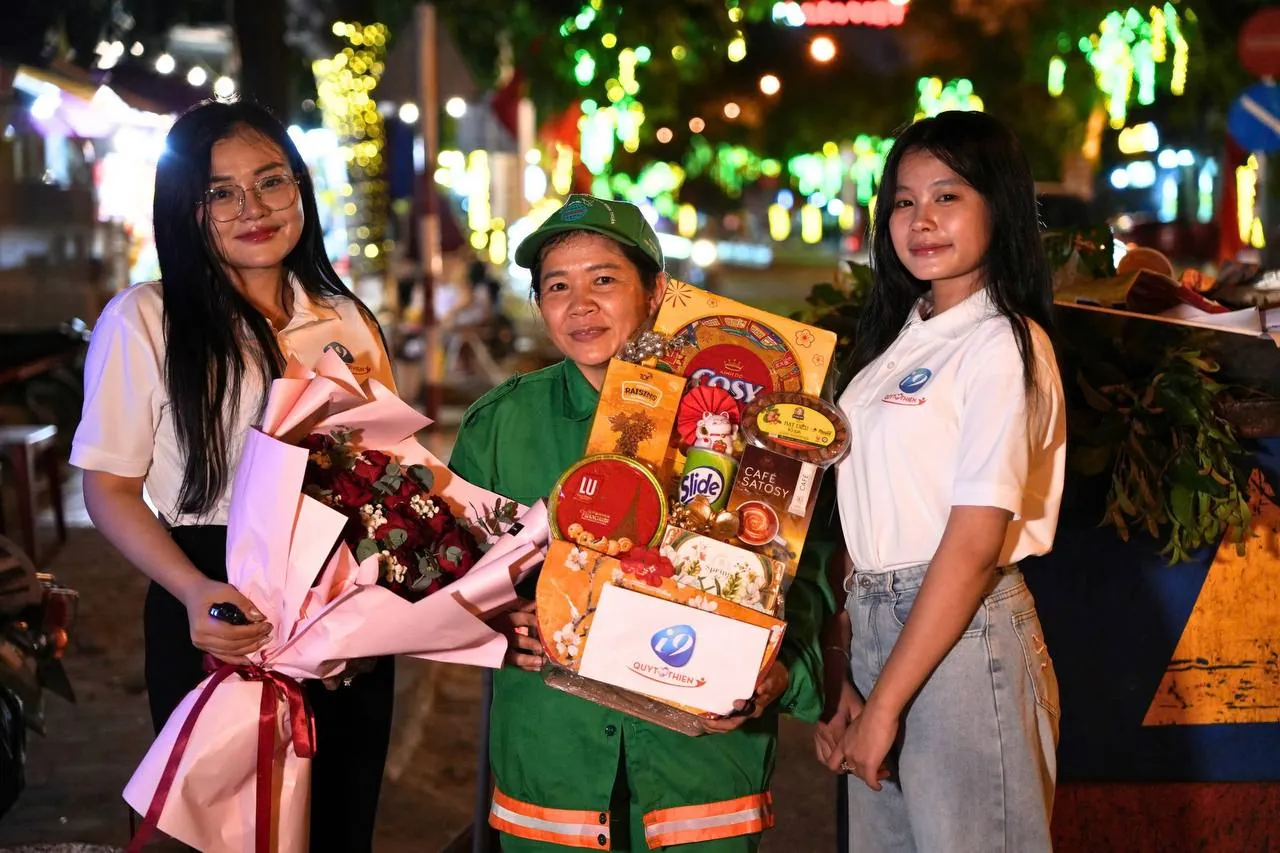 Biểu tượng hỗ trợ qua điện thoại iwin68 Club